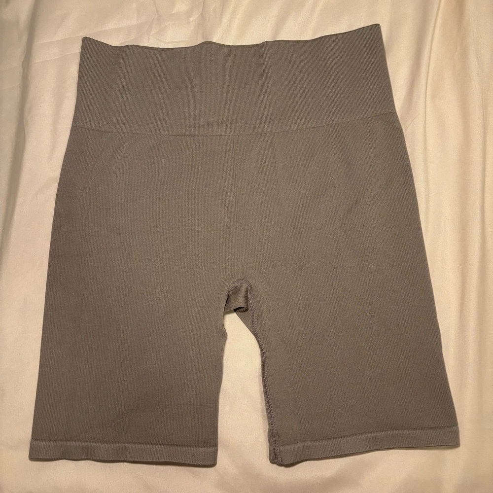 Ryka Women's High Waist Ribbed Seamless Biker Shorts Size Large